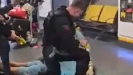 Manchester Havalimanı’nda gözaltına alınan kişi hayatını kaybetti: Soruşturma başlatıldı