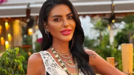 Süreyya Yalçın’dan annesine duygusal veda: ‘Sensiz bir dünyada var olmayı bilmiyorum’