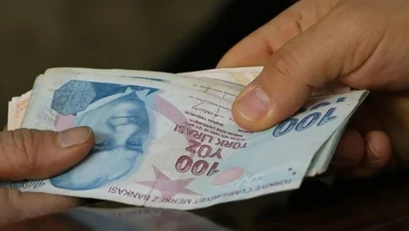 Emekli bayram ikramiyesi 4 bin liraya çıkarılıyor! Meclis gündeminde