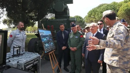 Milli Savunma Bakanı Yaşar Güler İzmir’de Hava ve Füze Savunma Simülatör Merkezi’nin açılışına katıldı